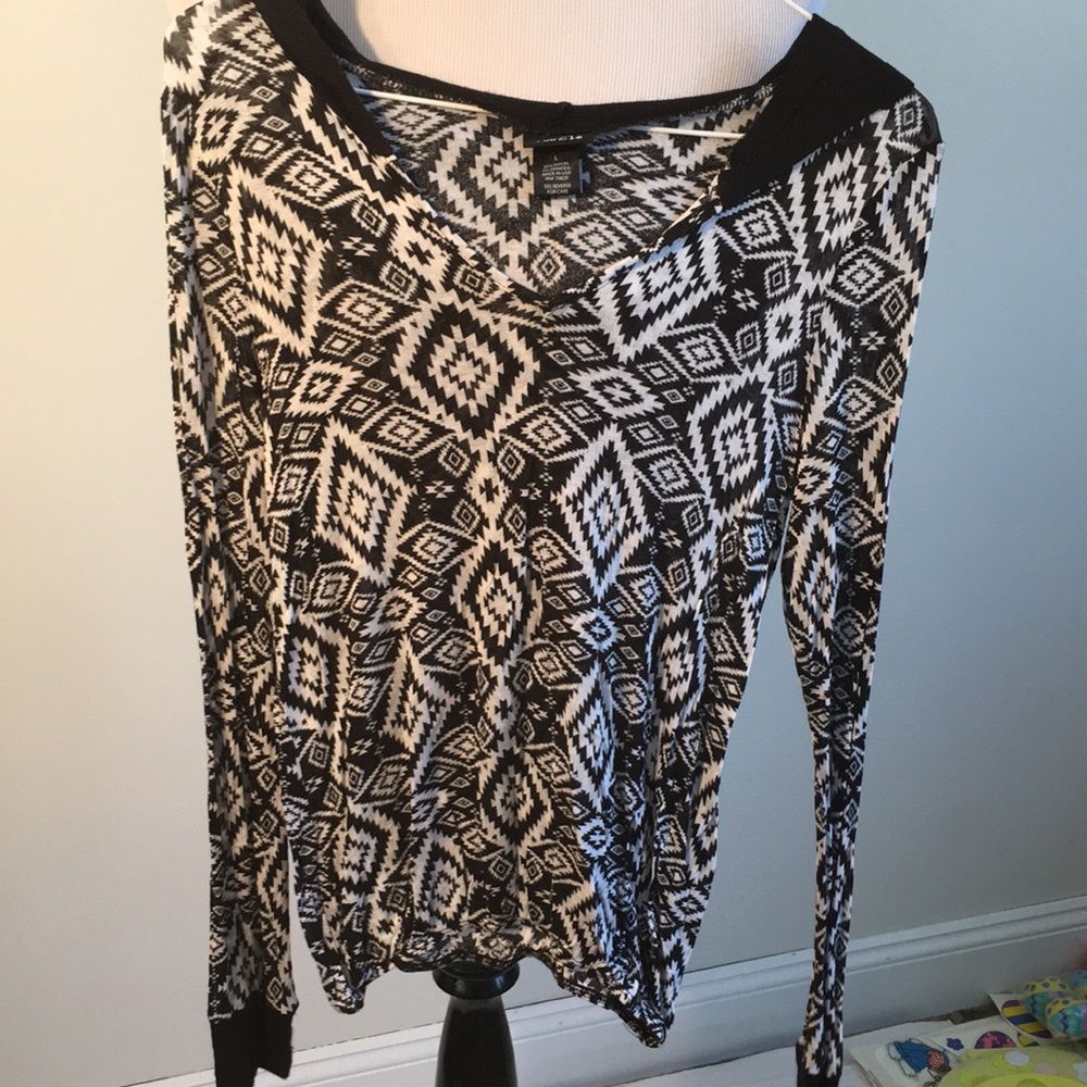 Rue 21 lightweight tunic with hood